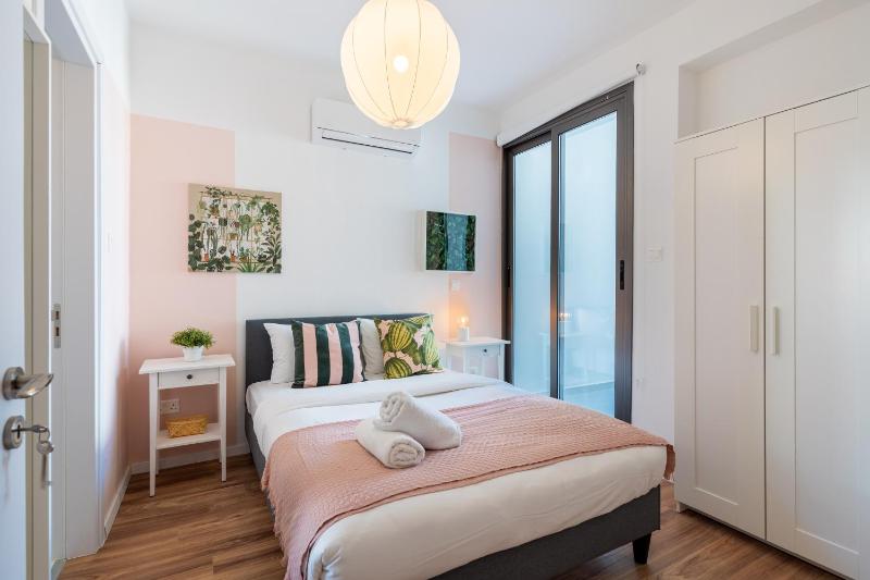 Hue 1-Bedroom Apartment in Larnaca - image 11