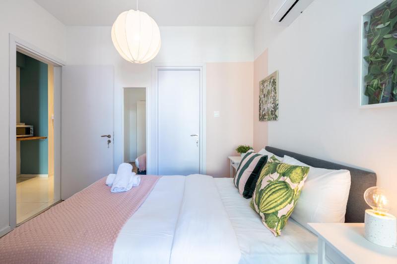 Hue 1-Bedroom Apartment in Larnaca - image 9