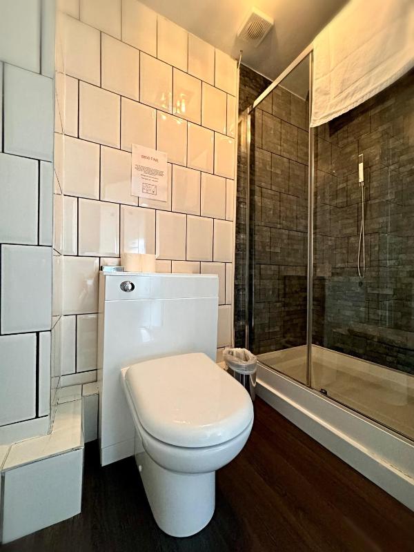 Double Room with Balcony and Sea View image 4