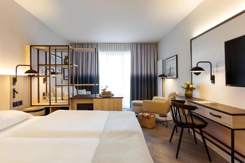 Renovated Double Room with Terrace image 3
