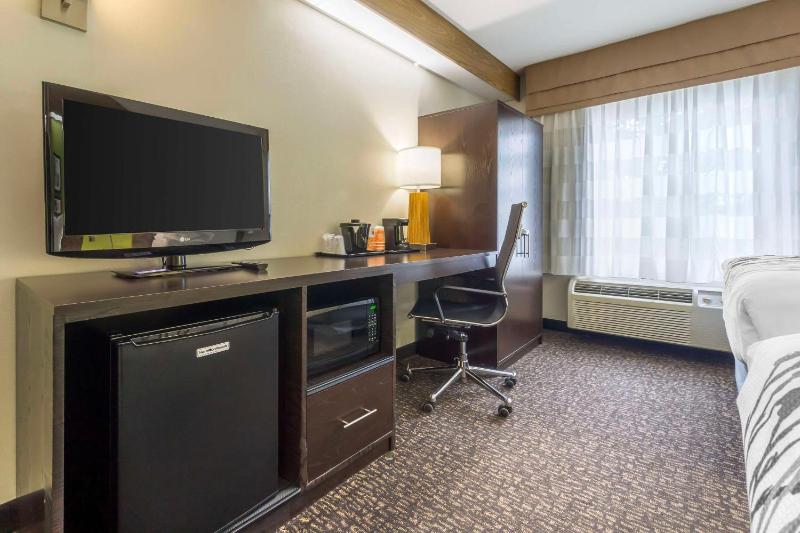 Double Room with Two Double Beds - Non-Smoking image 4