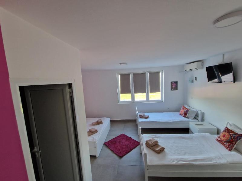 Comfort Quadruple Room image 3