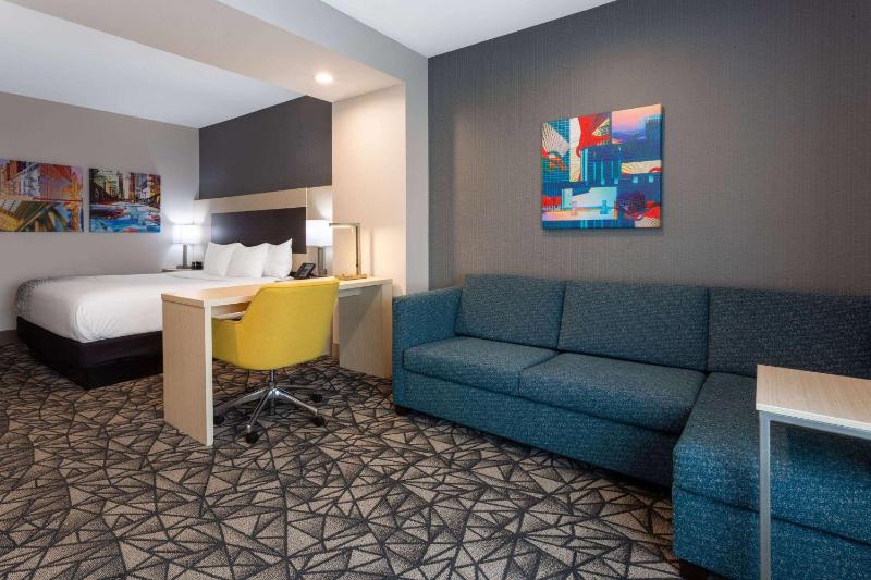 King Studio Suite - Non-Smoking image 1