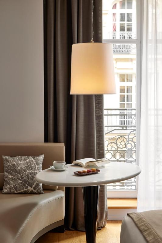 Luxury Two Connecting Family Room image 4