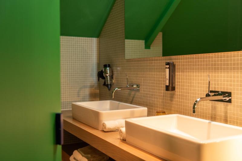 Deluxe Double Room image 3