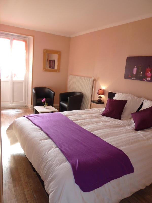 Superior Double Room with Balcony image 2