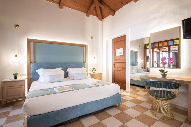 Deluxe Family Suite image 2