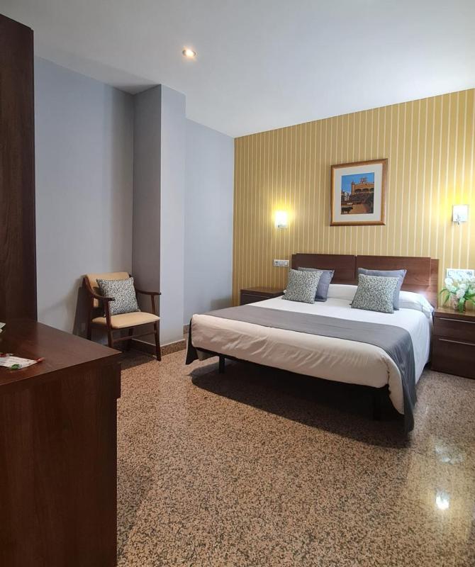 Interior Economy Double Room image 3