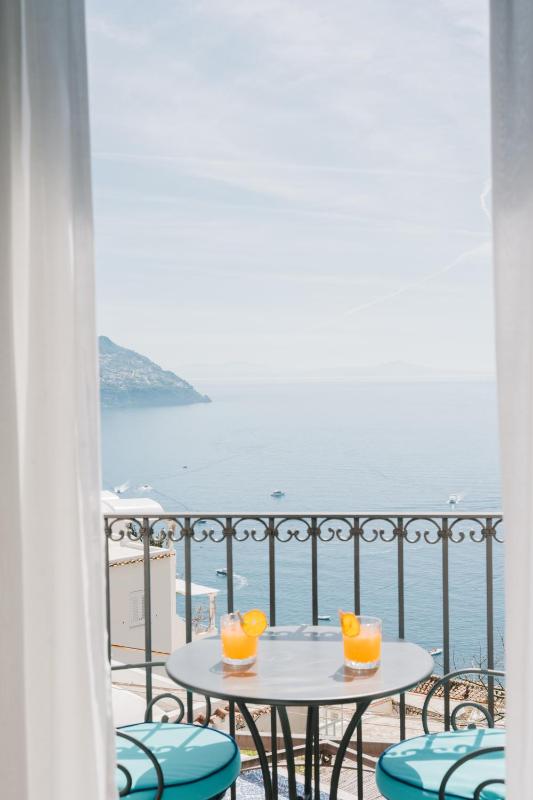 Deluxe Triple Room with Sea View image 1