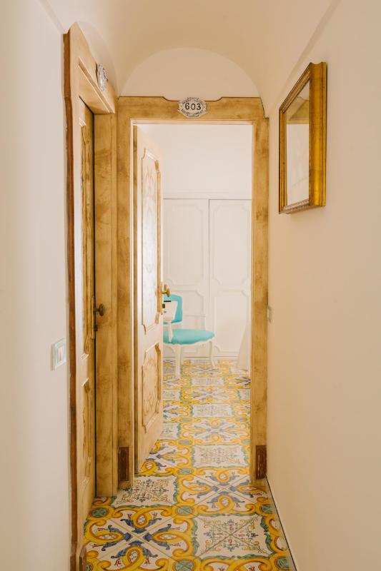 Small Double Room image 2