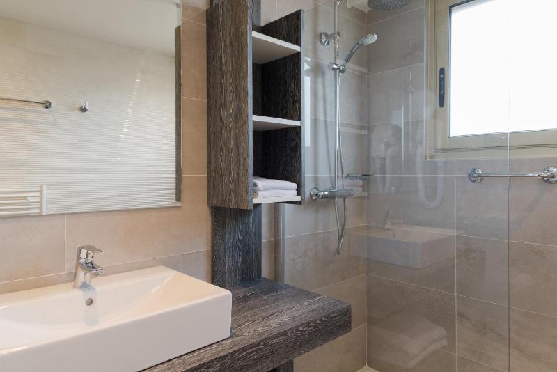 Grand Comfort Room image 3