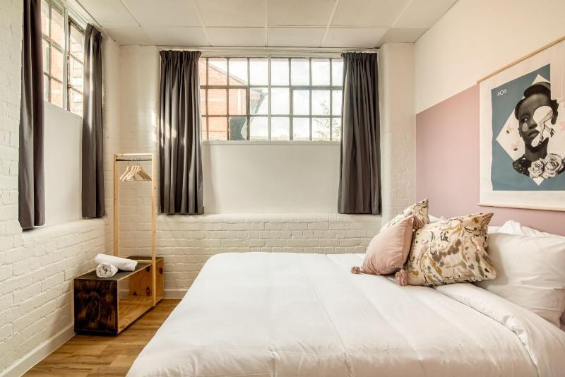 Standard Room image 4