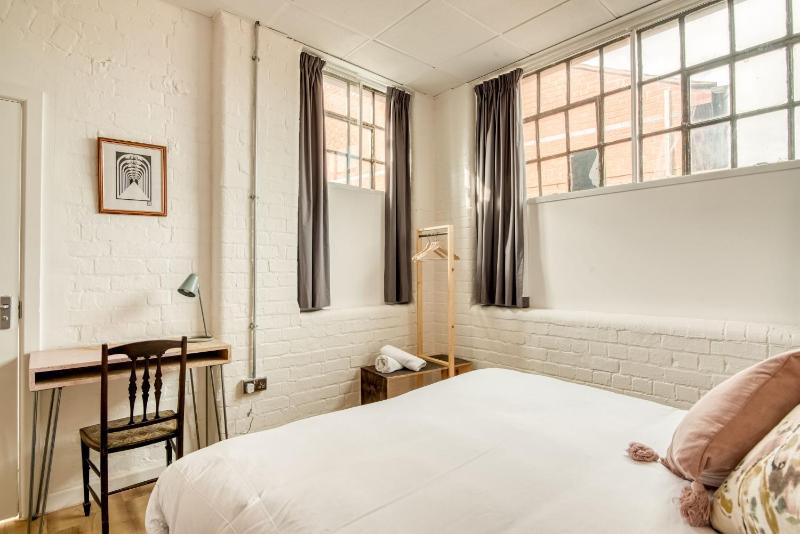 Standard Room image 3