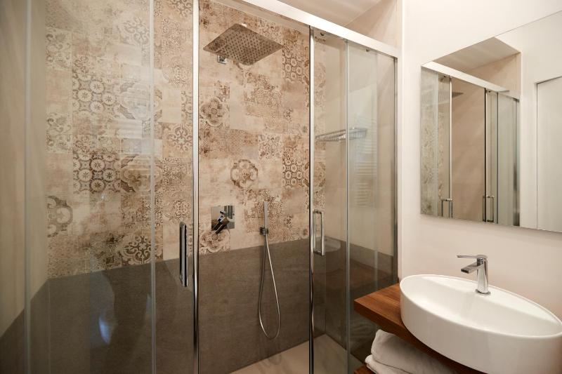 King Room with Sea View image 3
