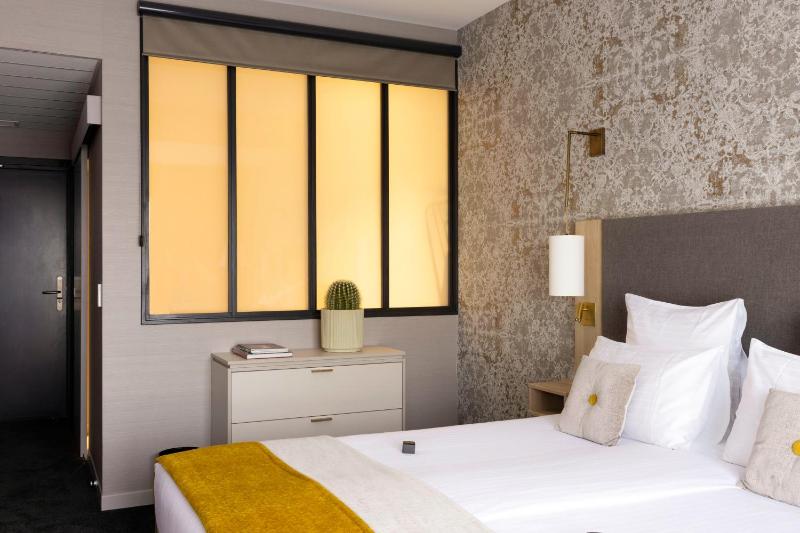 Superior Double Room image 3