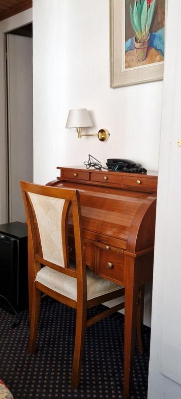Small Double Room image 4
