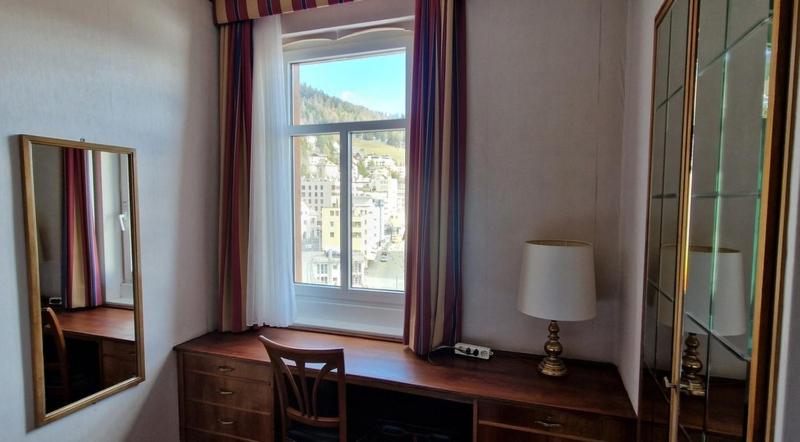 Small Double Room image 3