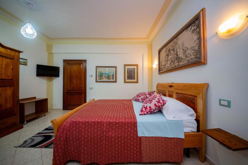 Double Room with Balcony image 1