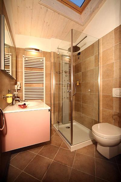 Double Room image 3