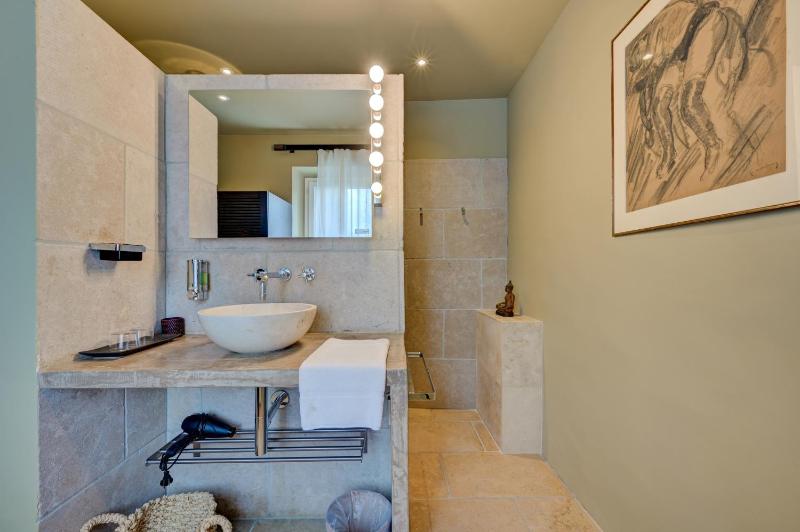 Superior Double Room image 3