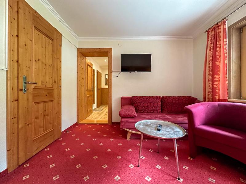 Apartment with Balcony and Garden View image 4