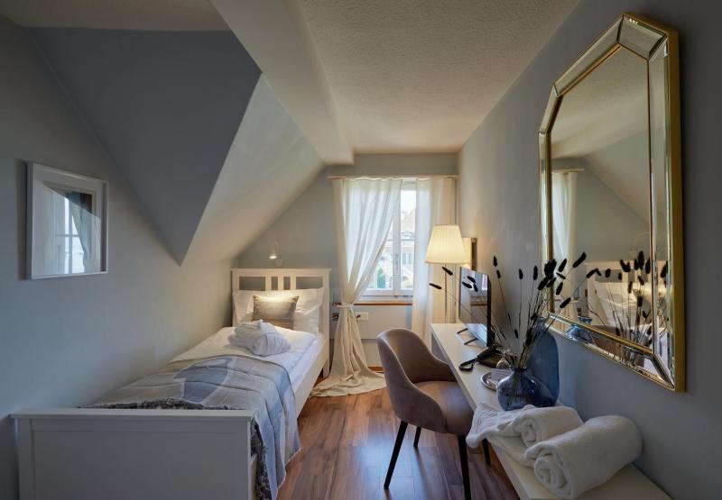 Single Room image 1