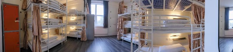 Bed in 12-Bed Mixed Dormitory Room image 3