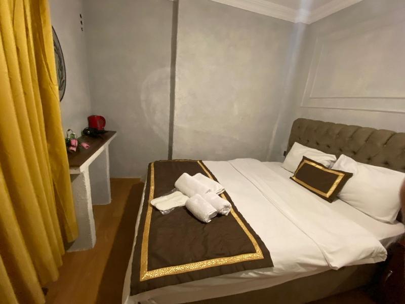 Economy Double or Twin Room image 4