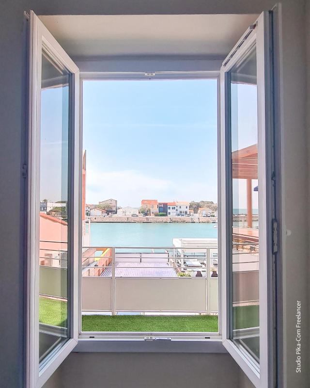 Double Room with Sea View image 1