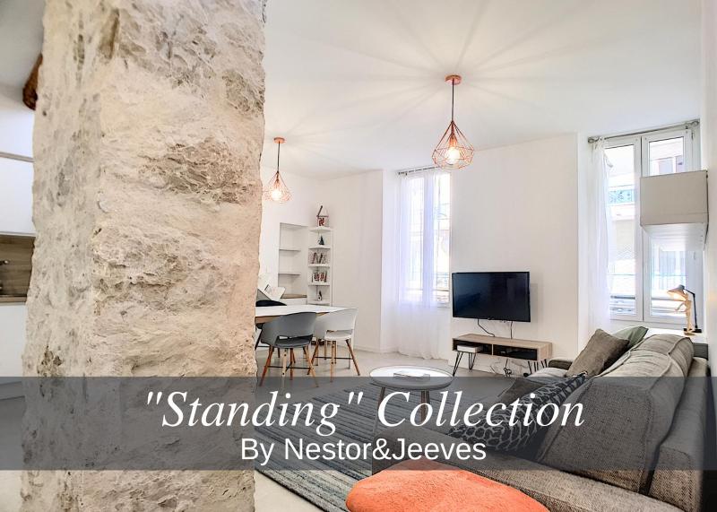 Nestor&Jeeves - HOUSE OF CARDS - Central - Very close sea - image 1