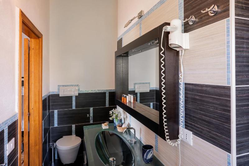 Superior Double Room image 4
