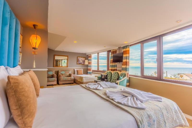 Apartment with Sea View image 1