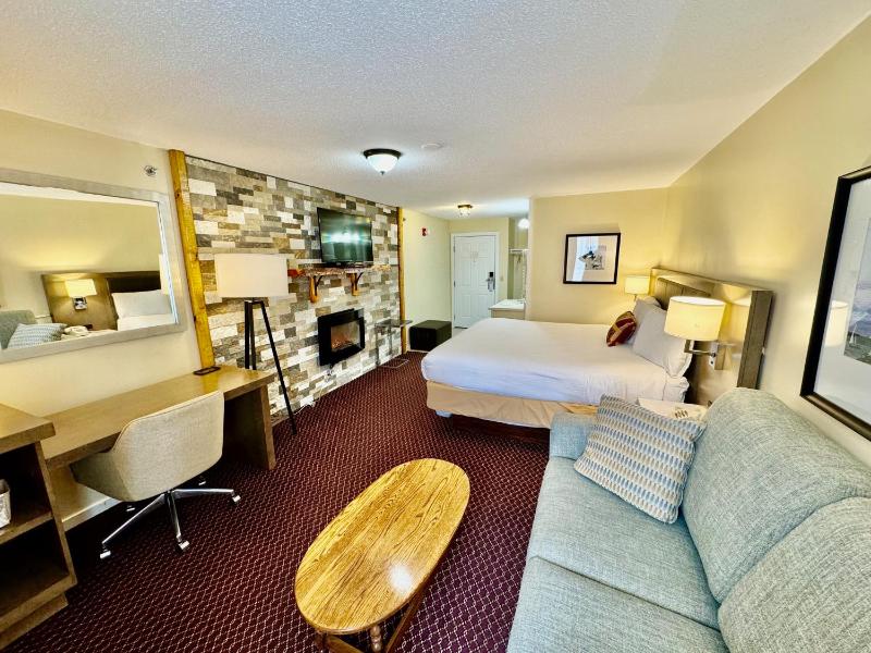 King Room with Spa Bath image 3