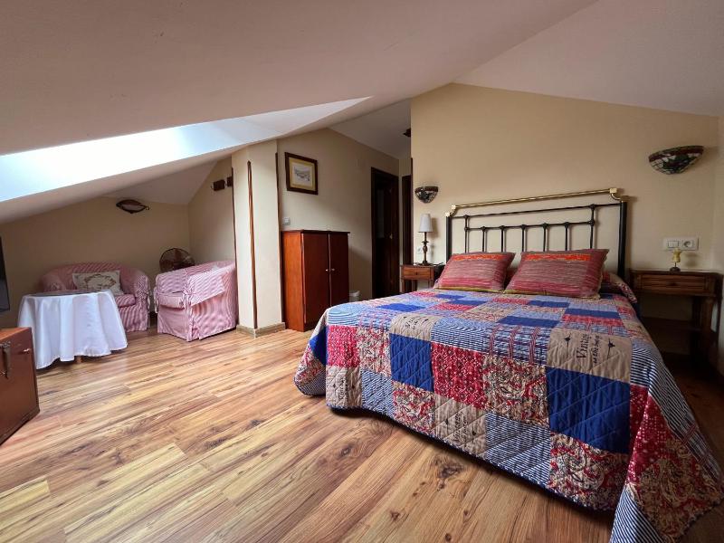 Single Room image 3