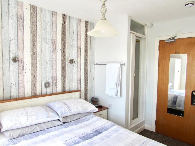 Double Room with Private External Bathroom image 1