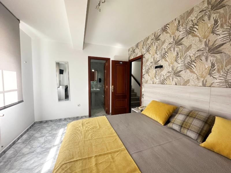 Double or Twin Room with Extra Bed (3 Adults) image 4