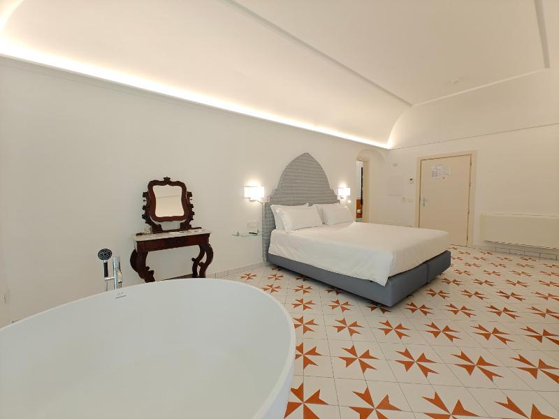 Premium Deluxe with Balcony image 1