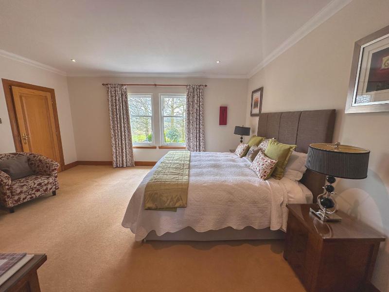 Executive Double Room image 3