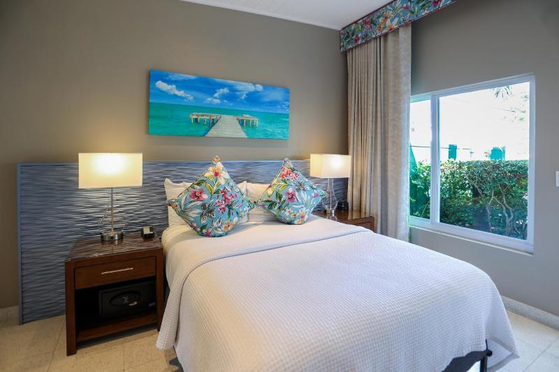 Deluxe Queen Room - Disability Access image 4