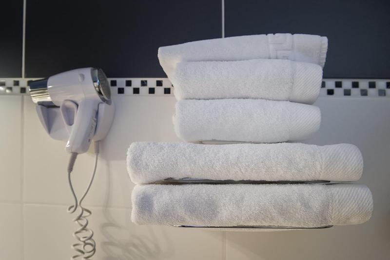 Quadruple Room image 3