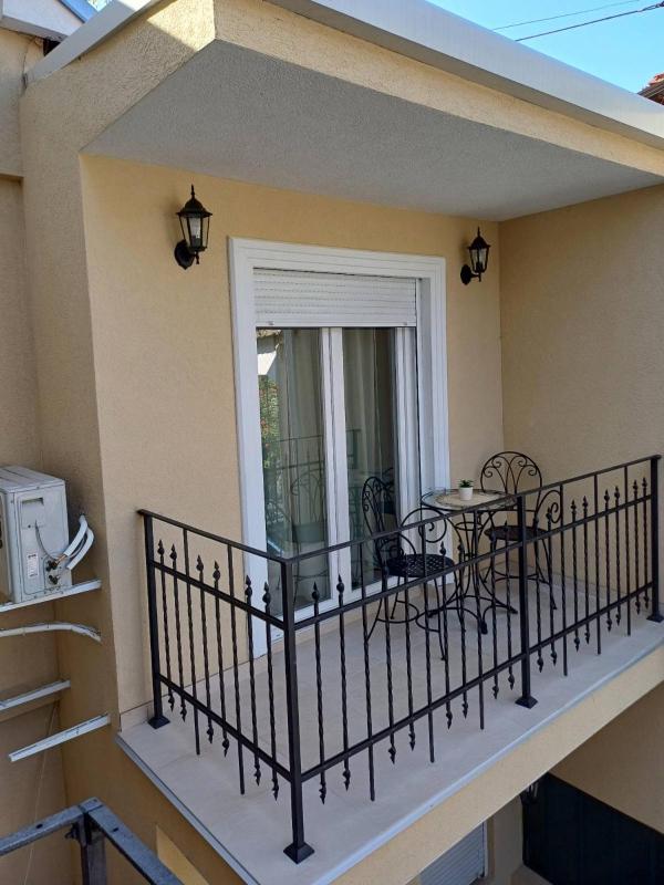 Triple Room with Balcony image 4