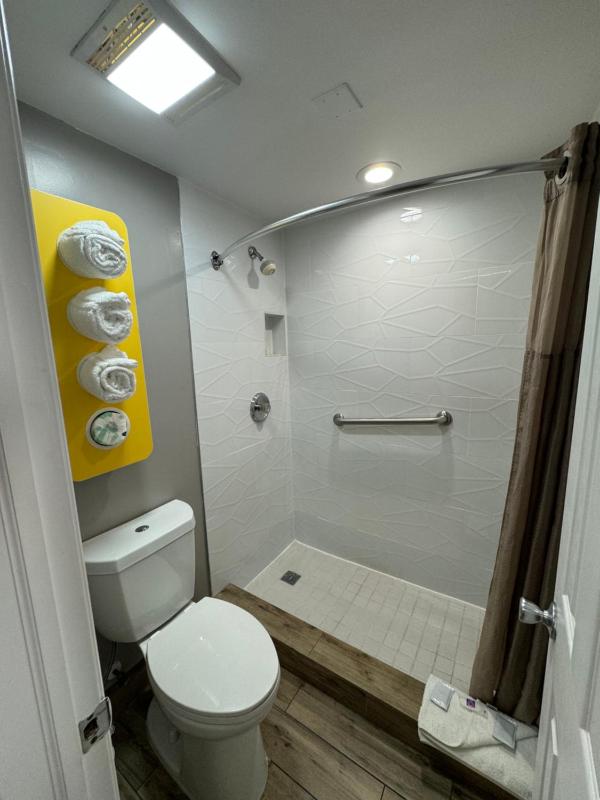 Deluxe Quadruple Room - Non-Smoking image 3
