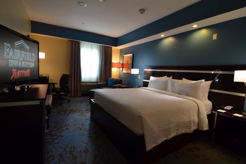 King Room - Hearing Accessible image 2