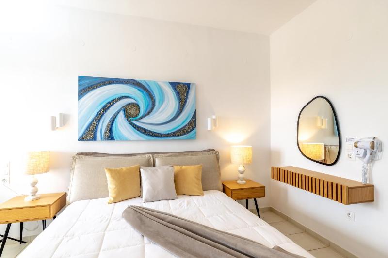 Studio with Sea View (2 Adults) image 3
