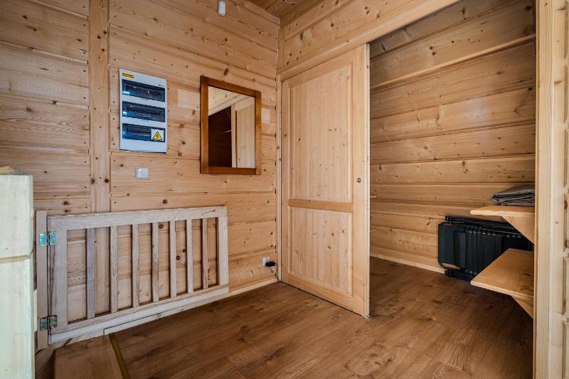 Two Bedroom Duplex Apartment with Balcony, Fireplace and Mountain view image 3
