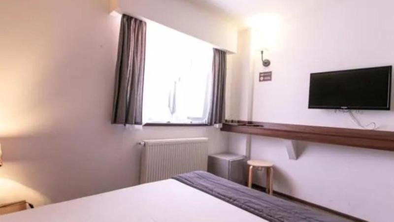 Single Room - Disability Access image 3