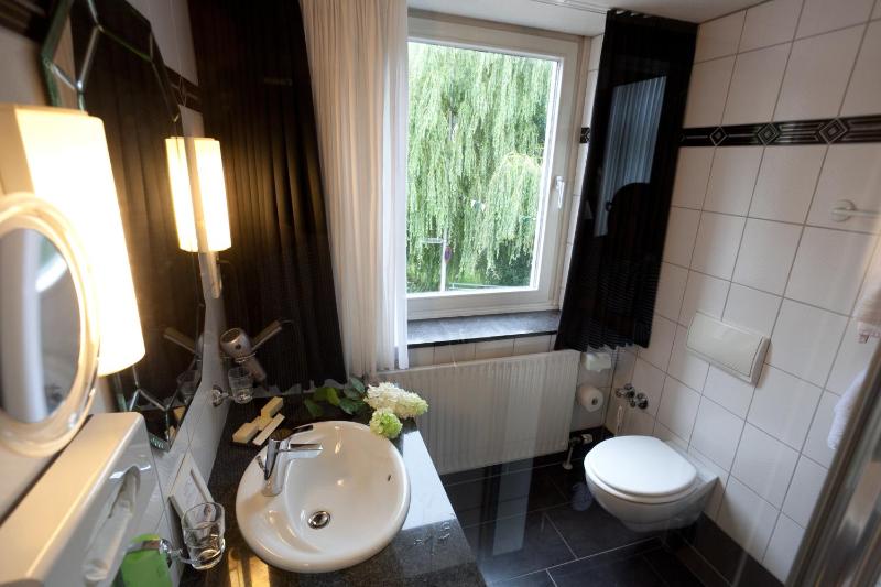 Standard Single Room image 2