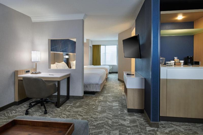 Double Suite with Two Double Beds image 3