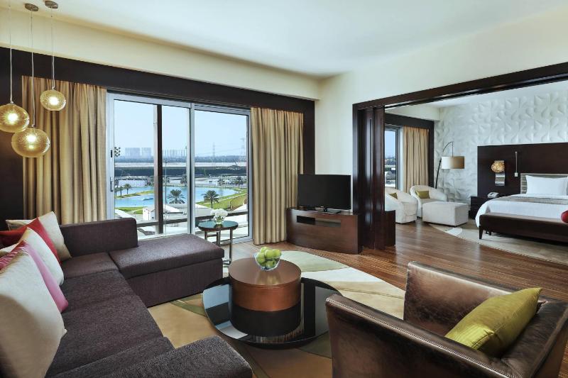 One-Bedroom King Suite image 4