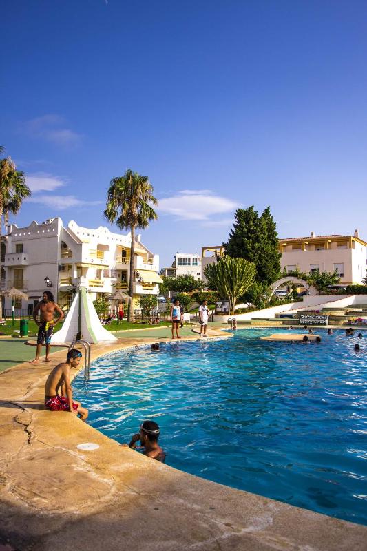 Apartments Kione Playa Romana Park - image 25